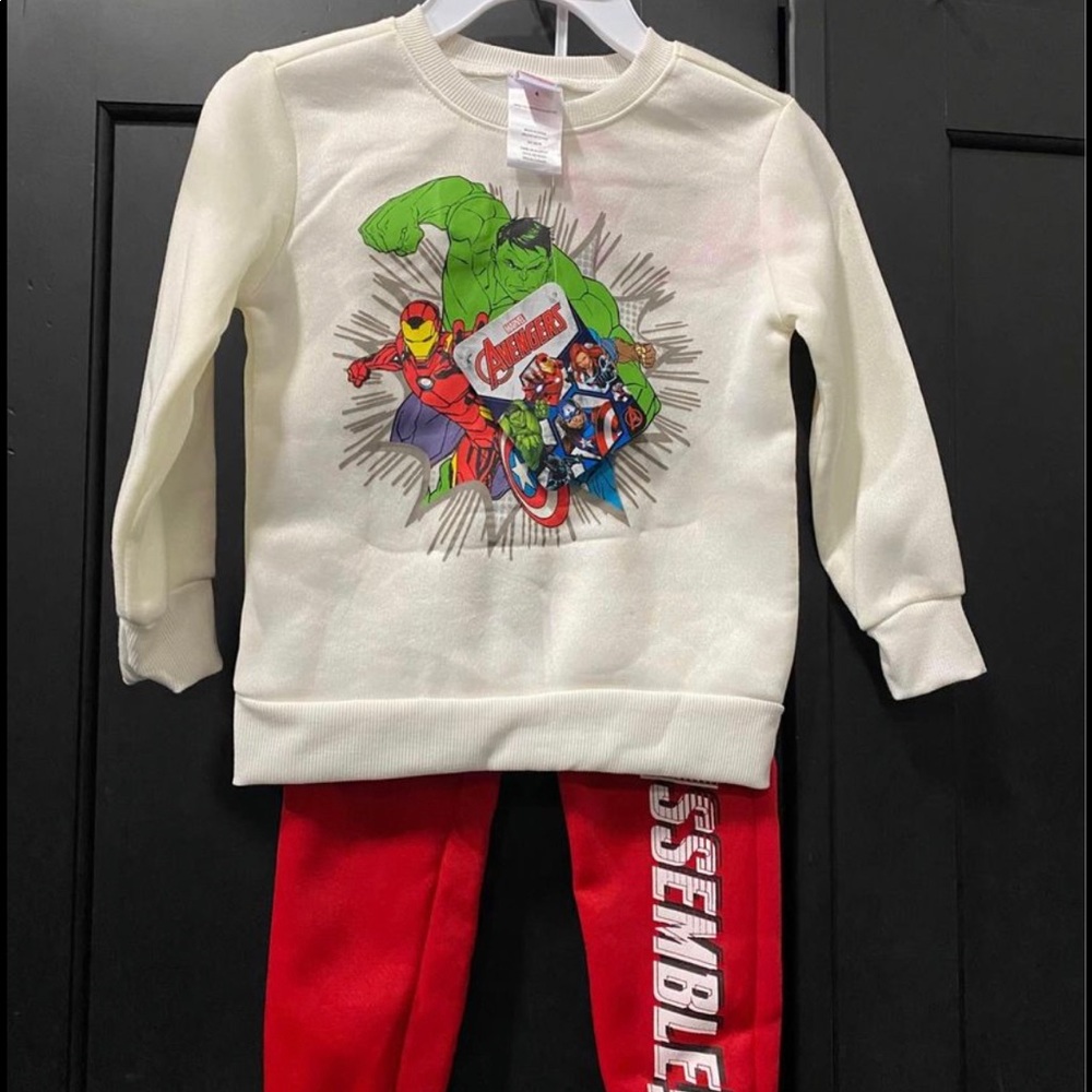 MARVEL AVENGERS BOYS FLEECE TOP AND BOTTOM SET NEW WITH TAG SIZE : 4-5-6-7